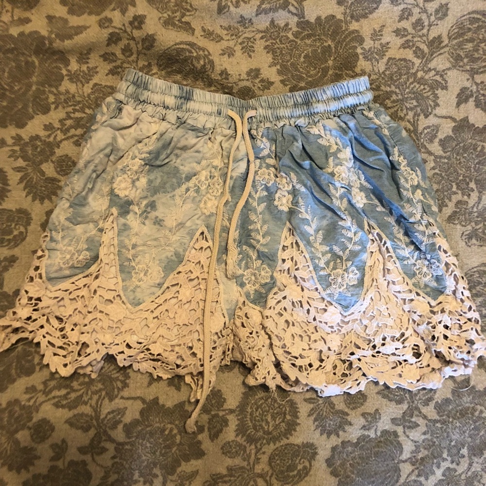 Crochet detail shorts